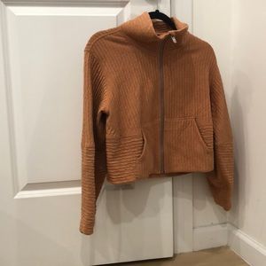 Lululemon Cropped tan/orange toned lightweight jacket